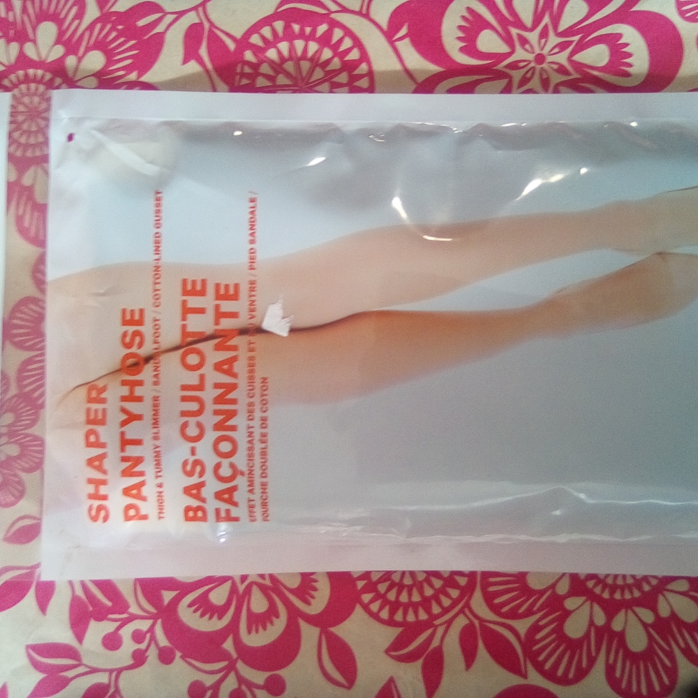 Joe Fresh Shaper Pantyhose in Nude